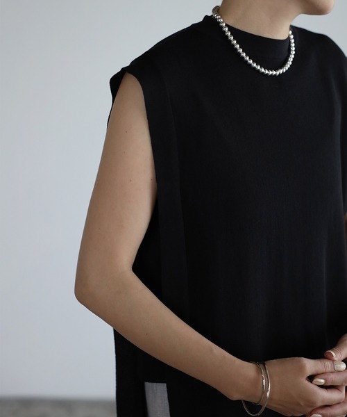 Bonjour Sagan(ボンジュールサガン)の「ショルダータックニットトップス(ベスト・レディース・ブラック/オフホワイト/ライトグレー・FREE)」の13枚目の写真