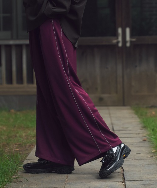 KUUUPY（クーピー）の「2Tuck Easy Wide Track Pants - 2タックイージーワイドトラックパンツ（その他パンツ・メンズ・ブラック/ネイビー/バーガンディー・SMALL/MEDIUM/LARGE）」の3枚目の写真