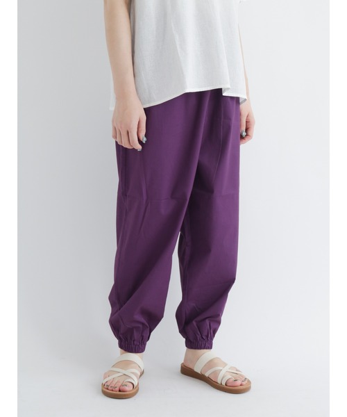 Samansa Mos2（サマンサ モスモス）の「裾ゴムテーパードパンツ（その他パンツ・レディース・ベージュ/パープル/ピンク/グリーン/チャコール・ﾌﾘ-）」の5枚目の写真
