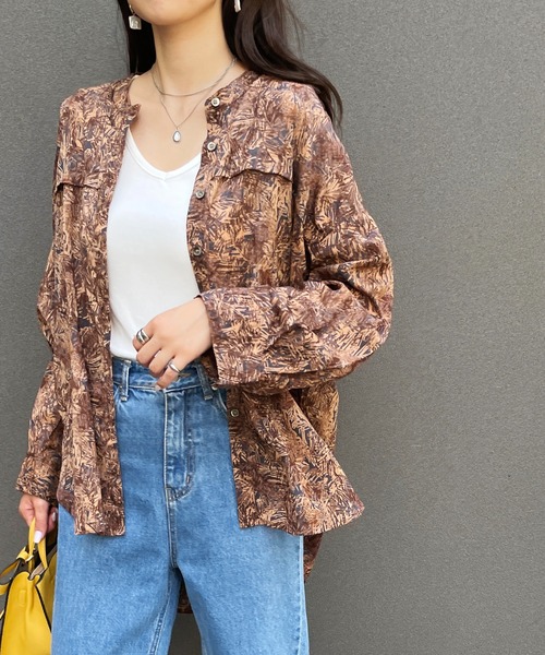 StyleSea（スタイルシー）の「バックギャザーボタニカルプリントブラウス（シャツ/ブラウス・レディース・ブラウン/グレー/グリーン・FREE）」の3枚目の写真