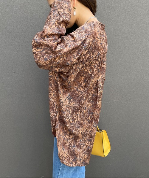 StyleSea（スタイルシー）の「バックギャザーボタニカルプリントブラウス（シャツ/ブラウス・レディース・ブラウン/グレー/グリーン・FREE）」の21枚目の写真