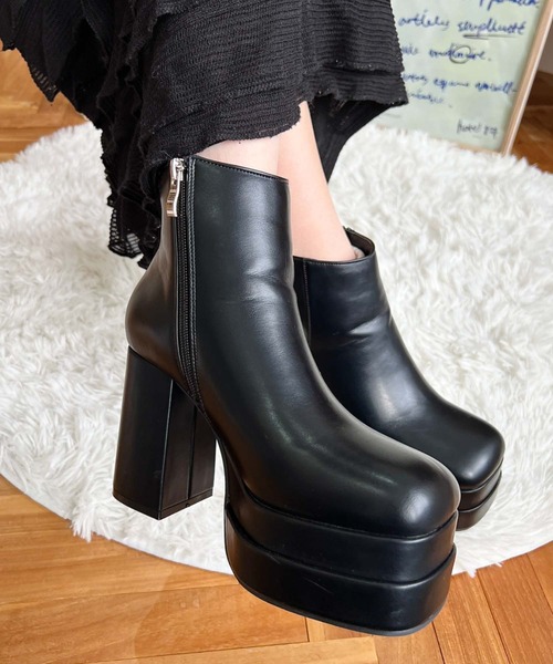 moment+（モーメントプラス）の「ダブルストームスクエアトゥショートブーツ（ブーツ・レディース・ブラック/アイボリー・L/M/LL/S）」の3枚目の写真