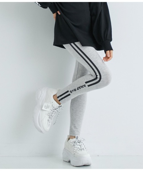 ANAP GiRL(アナップガール)の「R+Sサイドラインレギンス(レギンス/スパッツ・キッズ・ブラック/ライトグレー・XS/S/M)」の2枚目の写真