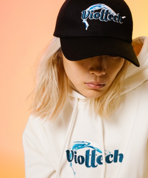 D.TT.K(ディティーティーケー)の「D.TT.K VIOTTECH HOODIE 刺繍グラフィック オーバーサイズ プルオーバー パーカー(パーカー・メンズ・ブラック/アイボリー・MEDIUM/LARGE/X-LARGE)」の4枚目の写真