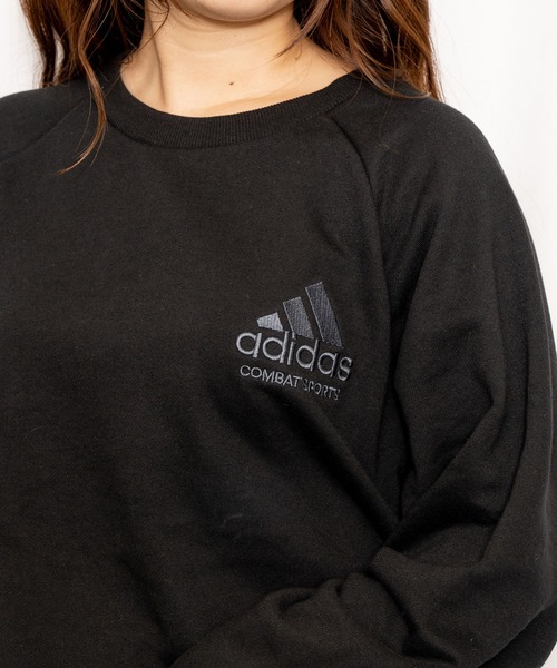 adidas（アディダス）の「adidas combat sports / ゆったりラグランシルエット ワンポイントロゴ刺繍 スウェット クルーネック（スウェット・レディース・チャコール/ブラック/グリーン・M/L）」の6枚目の写真