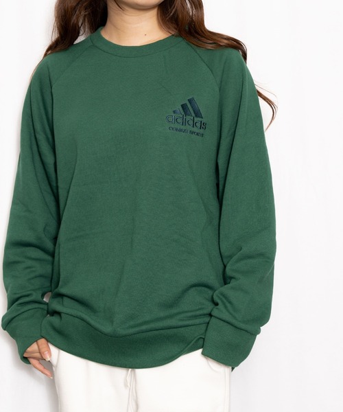 adidas（アディダス）の「adidas combat sports / ゆったりラグランシルエット ワンポイントロゴ刺繍 スウェット クルーネック（スウェット・レディース・チャコール/ブラック/グリーン・M/L）」の19枚目の写真