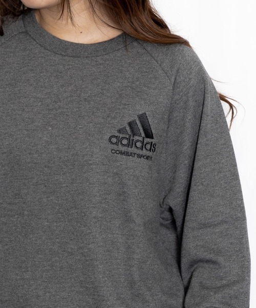 adidas（アディダス）の「adidas combat sports / ゆったりラグランシルエット ワンポイントロゴ刺繍 スウェット クルーネック（スウェット・レディース・チャコール/ブラック/グリーン・M/L）」の9枚目の写真