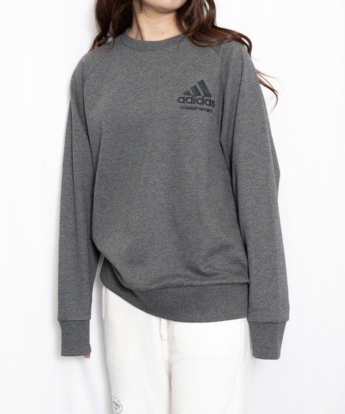 adidas（アディダス）の「adidas combat sports / ゆったりラグランシルエット ワンポイントロゴ刺繍 スウェット クルーネック（スウェット・レディース・チャコール/ブラック/グリーン・M/L）」の11枚目の写真