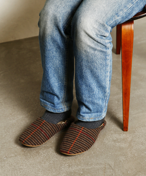 journal standard Furniture （ジャーナルスタンダードファニチャー）の「【Ne WORKS/エヌ・イーワークス】GEORGIA ROOM SHOES M ジョージア スリッパ（ルームシューズ/スリッパ・レディース・チャコールグレー/ベージュ・FREE）」の9枚目の写真