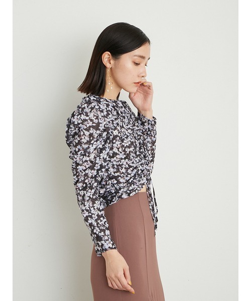 【美品】LILY BROWN フローラルプリントドロストブラウス LILY BROWN（リリーブラウン）の「フローラルプリントドロスト