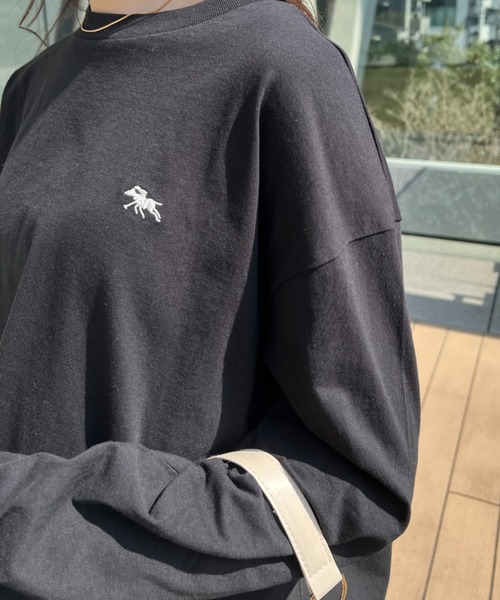 POLOCHAMPS(ポロチャンプス)の「POLOCHAMPS/ポロチャンプス 別注 ワンポイント刺繍 ボリューム袖ロンT(Tシャツ/カットソー・レディース・ブラック/ライラック/ホワイト/ライトグレー/ベージュ・FREE)」の18枚目の写真