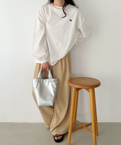 POLOCHAMPS(ポロチャンプス)の「POLOCHAMPS/ポロチャンプス 別注 ワンポイント刺繍 ボリューム袖ロンT(Tシャツ/カットソー・レディース・ブラック/ライラック/ホワイト/ライトグレー/ベージュ・FREE)」の12枚目の写真