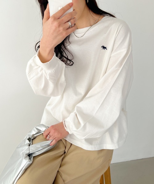 POLOCHAMPS(ポロチャンプス)の「POLOCHAMPS/ポロチャンプス 別注 ワンポイント刺繍 ボリューム袖ロンT(Tシャツ/カットソー・レディース・ブラック/ライラック/ホワイト/ライトグレー/ベージュ・FREE)」の9枚目の写真