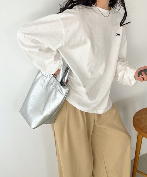 POLOCHAMPS(ポロチャンプス)の「POLOCHAMPS/ポロチャンプス 別注 ワンポイント刺繍 ボリューム袖ロンT(Tシャツ/カットソー・レディース・ブラック/ライラック/ホワイト/ライトグレー/ベージュ・FREE)」の7枚目の写真