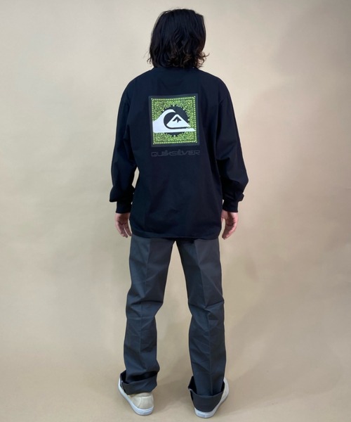Quiksilver(クイックシルバー)の「【ムラサキスポーツ別注】QUIKSILVER/クイックシルバー バックプリントロンT オーバーサイズ/スクエアロゴ ペイズリー柄 バンダナ柄/クルーネック ロングスリーブTee QLT231620M(Tシャツ/カットソー・メンズ・ブラック/ホワイト/ライム・L/M)」の19枚目の写真