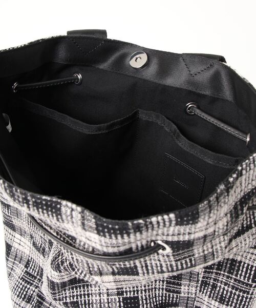 MANIUNO(マニウノ)の「MANIUNO(マニウノ) リュック(バックパック/リュック・メンズ・ブラック/ネイビー・FREE)」の4枚目の写真