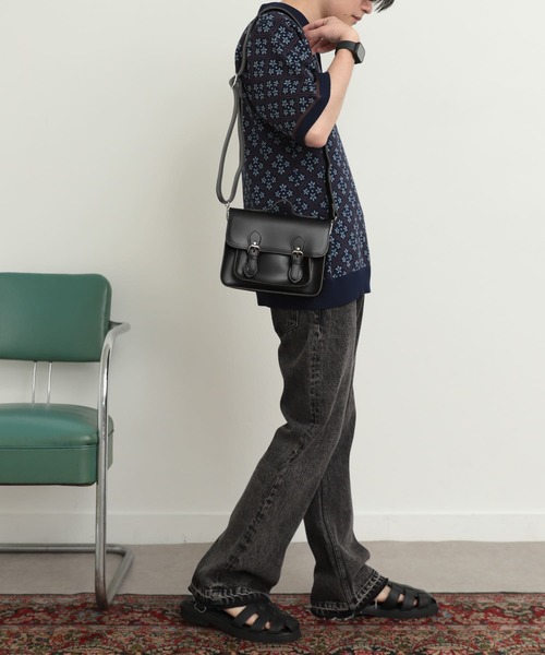 SENSE OF PLACE by URBAN RESEARCH（センスオブプレイスバイアーバンリサーチ）の「サッチェルショルダーバッグ（ショルダーバッグ・メンズ・ブラック/ブラック系その他・ONE）」の4枚目の写真