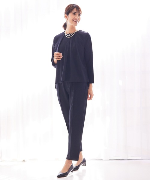 abahouse mavie（アバハウスマヴィ）の「カットジョーゼットイージーテーパードパンツ（その他パンツ・レディース・ダークネイビー/グレイッシュベージュ・36/38）」の4枚目の写真