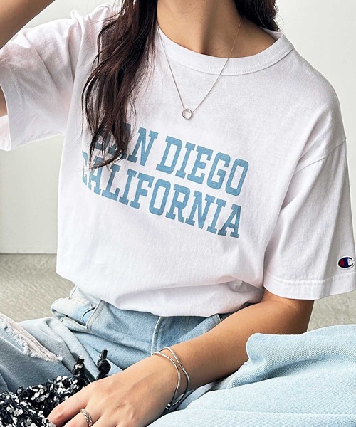 Champion（チャンピオン）の「【新色追加】別注【Champion×GeeRA】ロゴＴシャツ（Tシャツ/カットソー・レディース・ブラック/ブラック系その他/ホワイト/オフホワイト/ブラック系その他2/ホワイト系その他/ブラック系その他3/ホワイト系その他2・X-LARGE/LARGE/MEDIUM）」の3枚目の写真