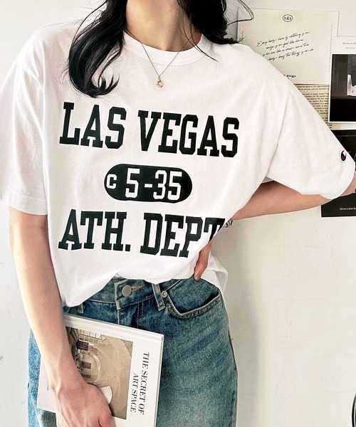 Champion（チャンピオン）の「【新色追加】別注【Champion×GeeRA】ロゴＴシャツ（Tシャツ/カットソー・レディース・ブラック/ブラック系その他/ホワイト/オフホワイト/ブラック系その他2/ホワイト系その他/ブラック系その他3/ホワイト系その他2・X-LARGE/LARGE/MEDIUM）」の4枚目の写真