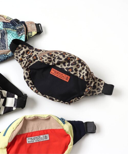 BREEZE(ブリーズ)の「ミニショルダーBAG(ボディバッグ/ウエストポーチ・キッズ・ネイビー/ブラック/ブラウン/レインボー・FREE)」の3枚目の写真