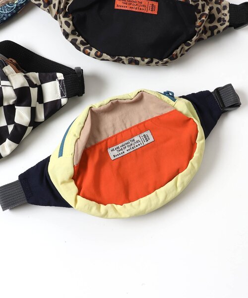 BREEZE(ブリーズ)の「ミニショルダーBAG(ボディバッグ/ウエストポーチ・キッズ・ネイビー/ブラック/ブラウン/レインボー・FREE)」の1枚目の写真