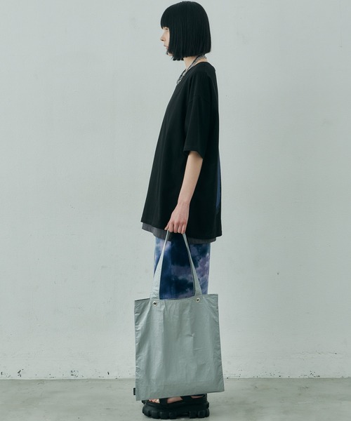 AIVER(アイバー)の「AIVER A ブラックS/SビッグTEE(Tシャツ/カットソー・メンズ・ブラック×ブルー/ブラック×ピンク/ブラック×ホワイト/ブラック×グレー・LARGE/SMALL/MEDIUM)」の21枚目の写真