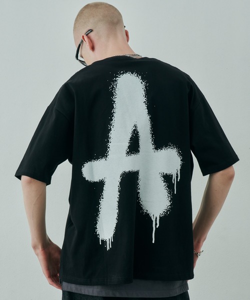 AIVER(アイバー)の「AIVER A ブラックS/SビッグTEE(Tシャツ/カットソー・メンズ・ブラック×ブルー/ブラック×ピンク/ブラック×ホワイト/ブラック×グレー・LARGE/SMALL/MEDIUM)」の7枚目の写真