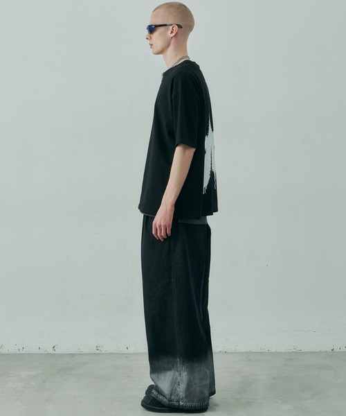 AIVER(アイバー)の「AIVER A ブラックS/SビッグTEE(Tシャツ/カットソー・メンズ・ブラック×ブルー/ブラック×ピンク/ブラック×ホワイト/ブラック×グレー・LARGE/SMALL/MEDIUM)」の12枚目の写真