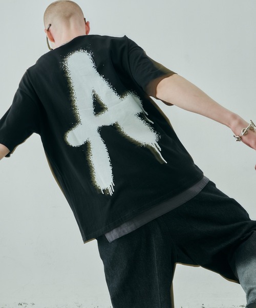 AIVER(アイバー)の「AIVER A ブラックS/SビッグTEE(Tシャツ/カットソー・メンズ・ブラック×ブルー/ブラック×ピンク/ブラック×ホワイト/ブラック×グレー・LARGE/SMALL/MEDIUM)」の10枚目の写真