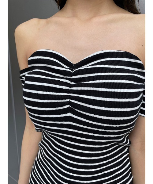 ENVYM(アンビー)の「カップインオフショルワンピース(ワンピース・レディース・ブルー/ブラック/マルチ・FREE)」の16枚目の写真