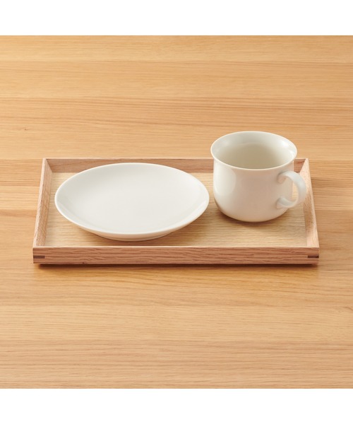 無印良品（ムジルシリョウヒン）の「木製　角型トレー　約幅２７×奥行１９×高さ２ｃｍ（ランチョンマット/テーブルウェア・メンズ・ナチュラル・FREE）」の7枚目の写真