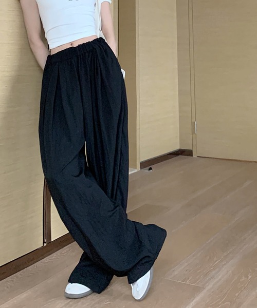 aimoha(アイモハ)の「ゆったり ワイドパンツ(スウェットパンツ・レディース・ブラック・MEDIUM/SMALL/LARGE)」の5枚目の写真
