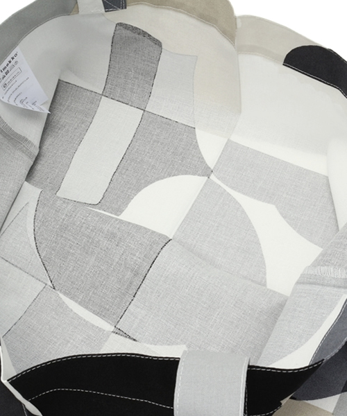 marimekko（マリメッコ）の「RUUTU-Unikko / BAG（エコバッグ/サブバッグ・レディース・ブラック/レッド/ピンク/グリーン/ブルー・FREE）」の9枚目の写真