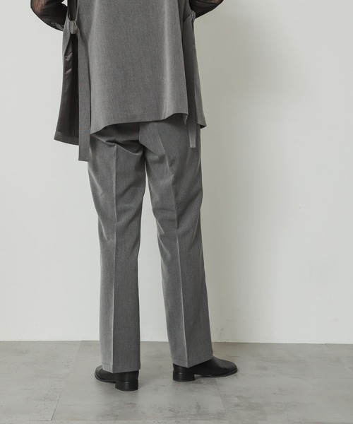 SENSE OF PLACE by URBAN RESEARCH（センスオブプレイスバイアーバンリサーチ）の「センタープレスセミフレアパンツ（スラックス・レディース・グレー/ベージュ/ブラック・X-SMALL/SMALL/TALL/MEDIUM/LARGE）」の7枚目の写真