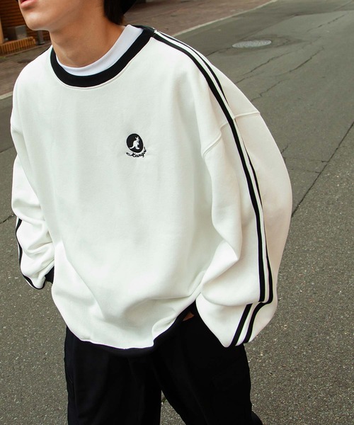 KANGOL（カンゴール）の「【別注】 【KANGOL】 ロゴ 刺繍 ビッグシルエット 長袖 スウェット トレーナー（スウェット・メンズ・ブラック系1/チャコール/ホワイト系/ネイビー系/ブラック/ホワイト/オートミール/グレー系/ブラック系/アイボリー系/アイボリー/ネイビー/ホワイト系1/杢グレー/ダークグリーン/ブルー/グレー系1/ネイビー系1・LARGE/MEDIUM/X-LARGE）」の5枚目の写真