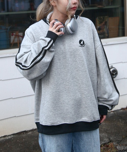 KANGOL（カンゴール）の「【別注】 【KANGOL】 ロゴ 刺繍 ビッグシルエット 長袖 スウェット トレーナー（スウェット・メンズ・ブラック系1/チャコール/ホワイト系/ネイビー系/ブラック/ホワイト/オートミール/グレー系/ブラック系/アイボリー系/アイボリー/ネイビー/ホワイト系1/杢グレー/ダークグリーン/ブルー/グレー系1/ネイビー系1・LARGE/MEDIUM/X-LARGE）」の12枚目の写真