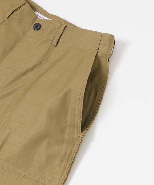URBAN RESEARCH(アーバンリサーチ)の「バックサテンベイカーパンツ(その他パンツ・メンズ・カーキ/ブラック・MEDIUM/LARGE)」の3枚目の写真