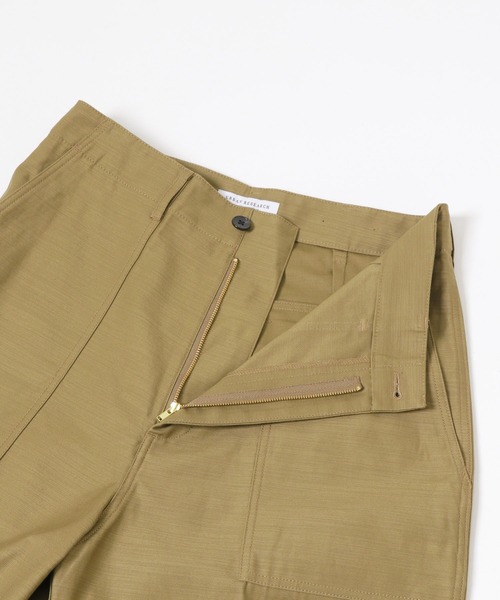 URBAN RESEARCH(アーバンリサーチ)の「バックサテンベイカーパンツ(その他パンツ・メンズ・カーキ/ブラック・MEDIUM/LARGE)」の4枚目の写真