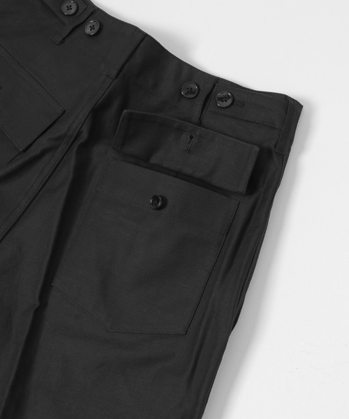 URBAN RESEARCH(アーバンリサーチ)の「バックサテンベイカーパンツ(その他パンツ・メンズ・カーキ/ブラック・MEDIUM/LARGE)」の8枚目の写真