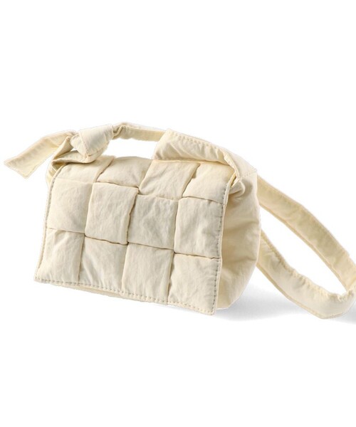 BRANSHES（ブランシェス）の「編みデザインショルダーバッグ（ショルダーバッグ・キッズ・アイボリー/ブラック・FREE）」の3枚目の写真