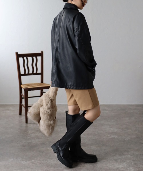 r.（アールドット）の「ステンカラーフェイクレザージャケット（ブルゾン・レディース・ベージュ/ブラウン/ブラック/アイボリー・FREE）」の16枚目の写真