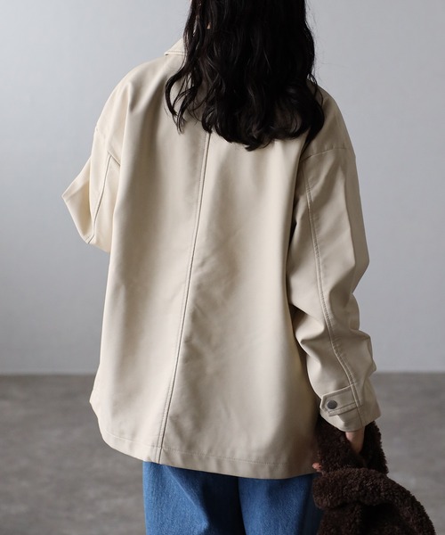 r.（アールドット）の「ステンカラーフェイクレザージャケット（ブルゾン・レディース・ベージュ/ブラウン/ブラック/アイボリー・FREE）」の21枚目の写真