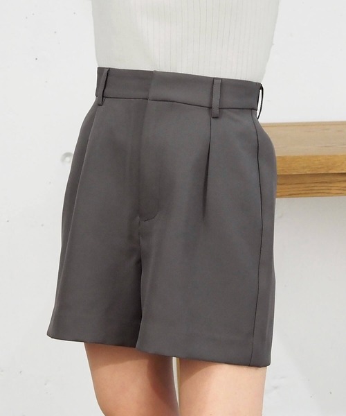 tiptop(ティップトップ)の「【2サイズ展開/ZOZO限定アイテム】タック入りショートパンツ(その他パンツ・レディース・ブラック/チャコールグレー/アイボリー・S/M)」の20枚目の写真