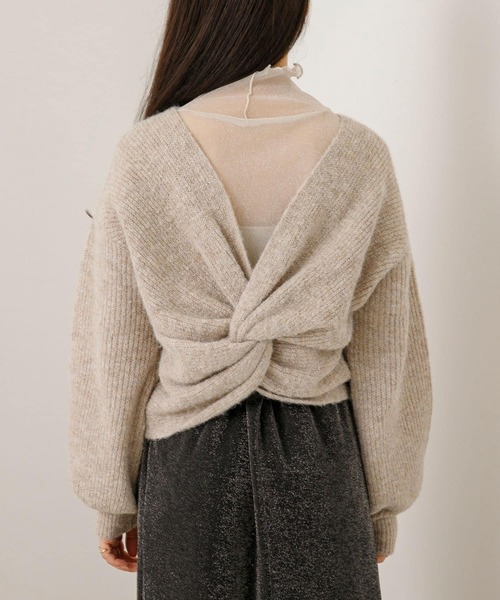 HEYUMM（ヘユム）の「2WAYツイストデザインセーター（ニット/セーター・レディース・ブラック/ベージュ/アイボリー・ONE）」の15枚目の写真