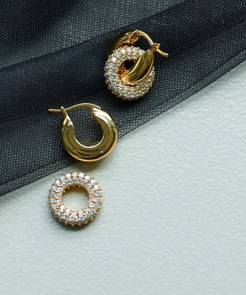 Whim Gazette（ウィムガゼット）の「【THE PAUSE】クリスタルサークルピアス（ピアス（両耳用）・レディース・ゴールド/シルバー・FREE）」の2枚目の写真