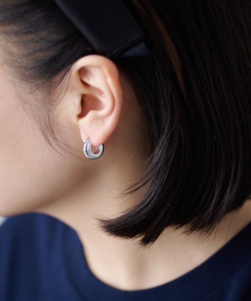 Whim Gazette（ウィムガゼット）の「【THE PAUSE】クリスタルサークルピアス（ピアス（両耳用）・レディース・ゴールド/シルバー・FREE）」の3枚目の写真