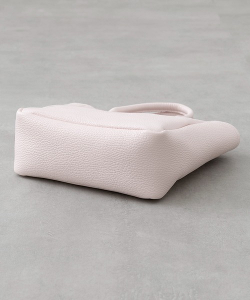 YOUNG&OLSEN The DRYGOODS STORE（ヤングアンドオルセン）の「【YOUNG&OLSEN】EMBOSSED LEATHER TOTE S YO2302-GD002（トートバッグ・レディース・オリーブ/ダークグレー/レッド/ベージュ/ブラック/ブラウン/グレー系その他2/ブラウン系その他3/ブルー系その他2/グレイッシュベージュ/グリーン/グレー系その他3/カーキ/ライトパープル/ピンク/グレー系その他4・FREE）」の22枚目の写真
