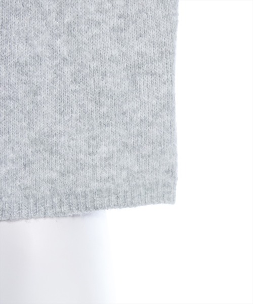 clear（クリア）の「ブローチ付き袖口ファーカーディガン≪STAY MOTION≫（ニット/セーター・レディース・アイボリー/ブラック/グレー・F）」の9枚目の写真