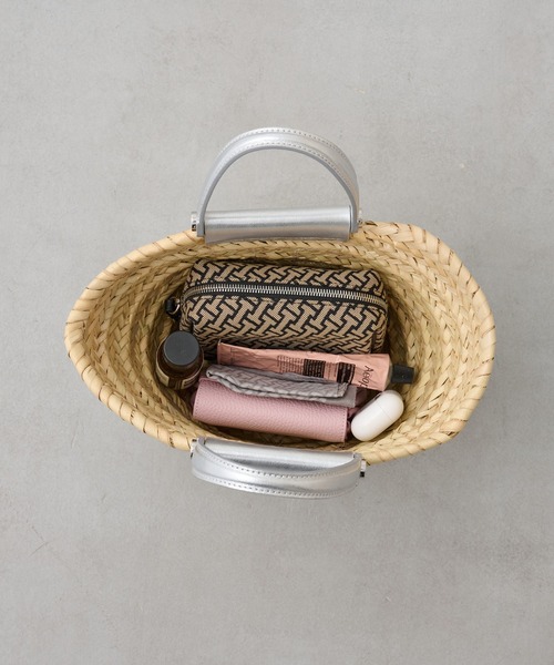 IACUCCI（イアクッチ）の「リビエラ CESTA PAGLIA/LAMINATO（かごバッグ・レディース・シルバー・FREE）」の4枚目の写真